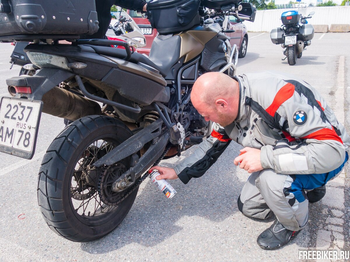 Под рукой нашлась только вот эта фотка из поездки в Гармиш-Партенкирхен на BMW Motorrad Days...