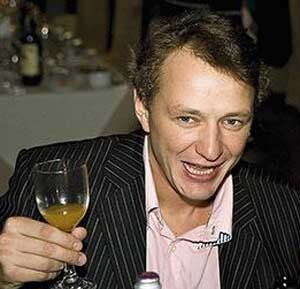 Актер сломал супруге нос. Жена Марата Башарова Елизавета уже обратилась в больницу.