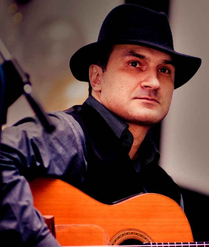 Гитарист Игорь Горохов