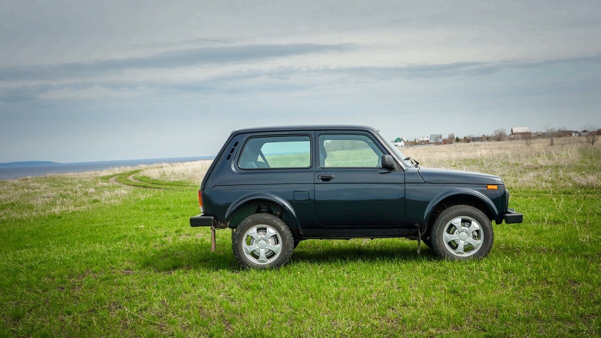 212140 Lada 4x4