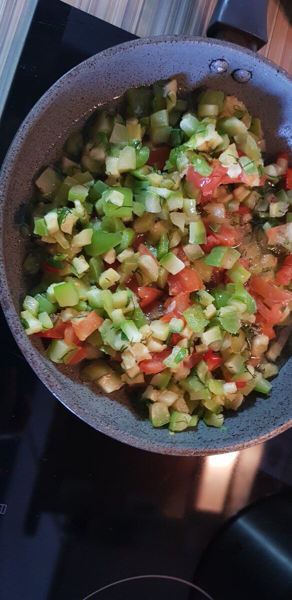 Выкладываю на сковороду