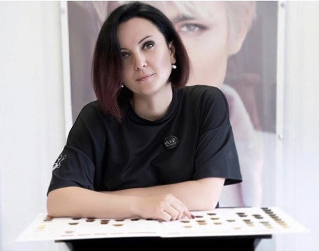 На фото: Ольга Дубешко, Международный технолог KEUNE International, декан факультета Hair's Design Международной Академии KEUNE DESIGN, руководитель профессиональной службы Keune Russia.