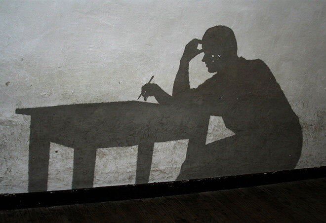 Сколько чувств на листке бумаги нужно постараться уместить. Фото из свободных источников