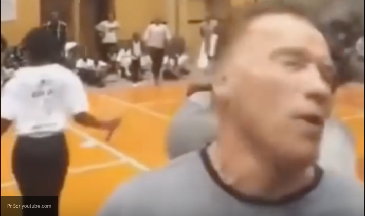 Кадр "Нападение на Арнольда Шварценеггера"