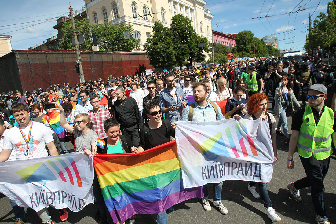 когда прошел гей парад на украине фото 34