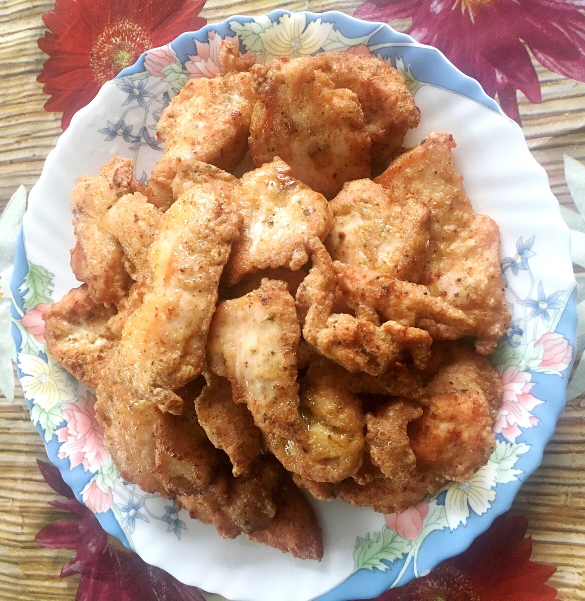 Такую куриную грудку вам обязательно стоит попробовать. Сочность не теряется из-за специального маринада. 