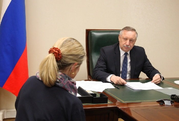 Александр Беглов увольняет Юлию Осипову. Фото РБК 