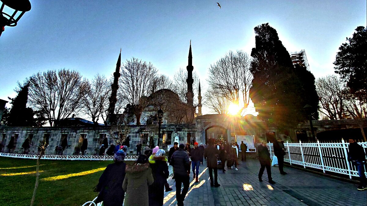 Şimdi yok bu kalabalık