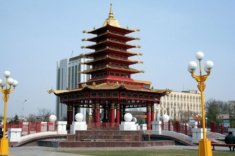 Пагода Семи Дней в центре Элисты