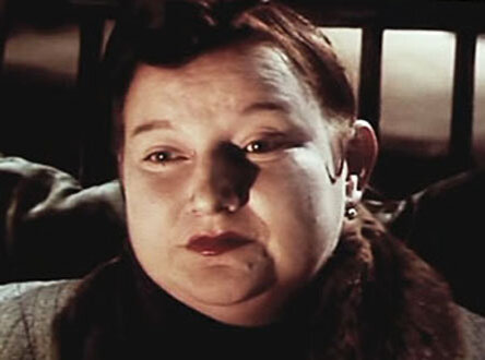 первая роль Елены - миссис Бойл 