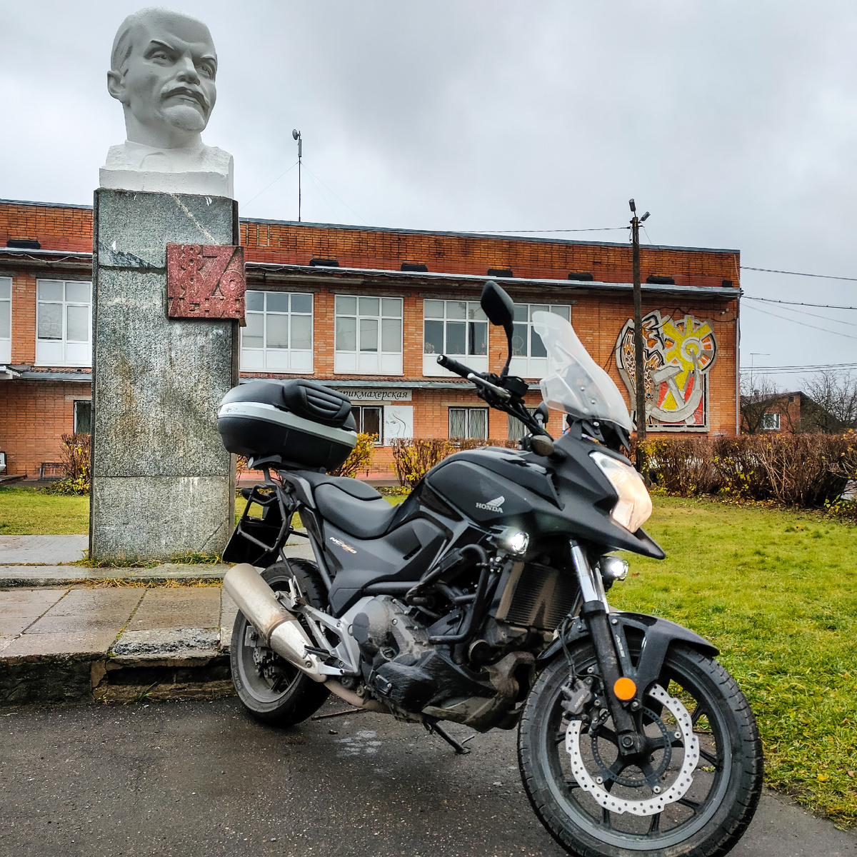 Honda NC750X и бюст