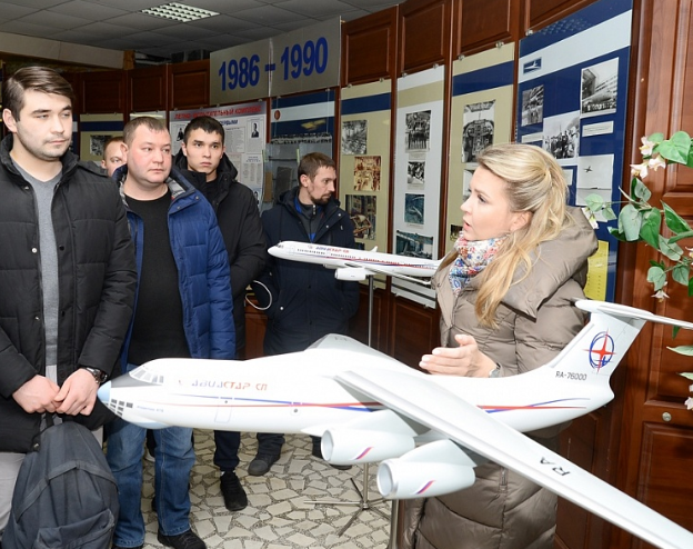 На "Авиастар" в Ульяновске набор сотрудников идёт полным ходом.(фото из интернета).