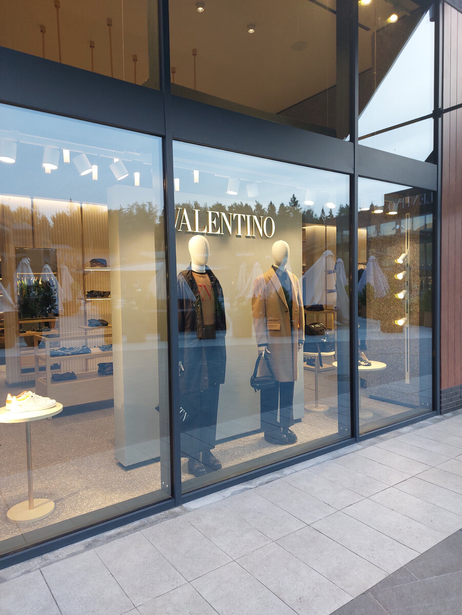 Фото витрины магазина