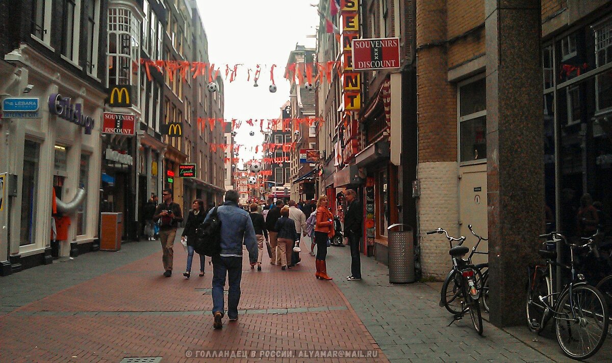 Праздник на голландских улицах. Больше украшений смотрите дальше>>>>. Фото: из личного архива