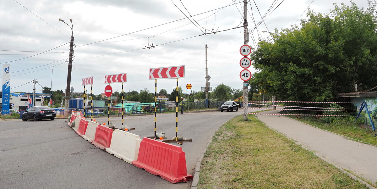  В понедельник утром по Синим мостам проехали последние автомобили. Фото: АиФ-Калуга/ Сергей Лялякин