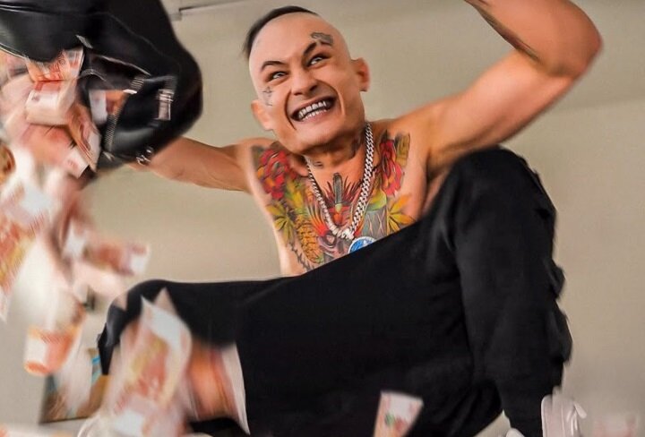 Если долго вглядываться в Моргенштерна, Моргенштерн начнет вглядываться в тебя