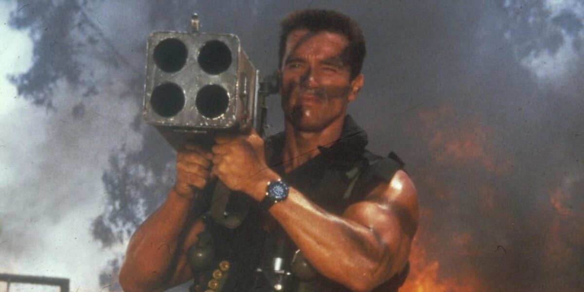 Кадр из фильма "Коммандо" с брутальным Арни