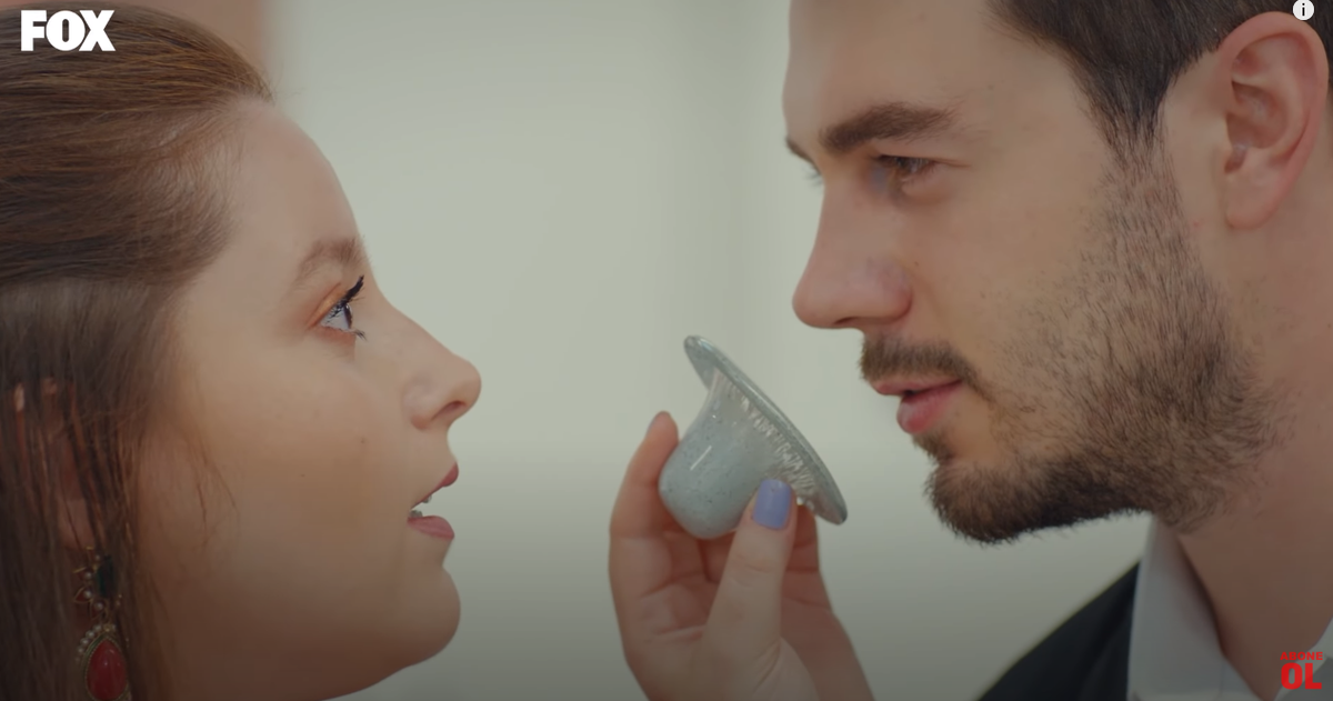 кадр из сериала "Постучись в мою дверь"