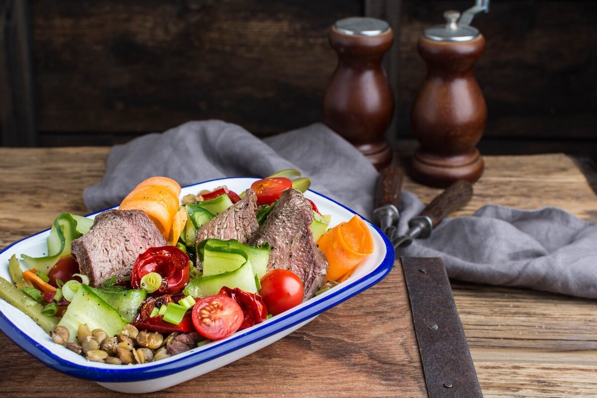 🍴 Дрезденский салат с зелёной чечевицей и ростбифом 
