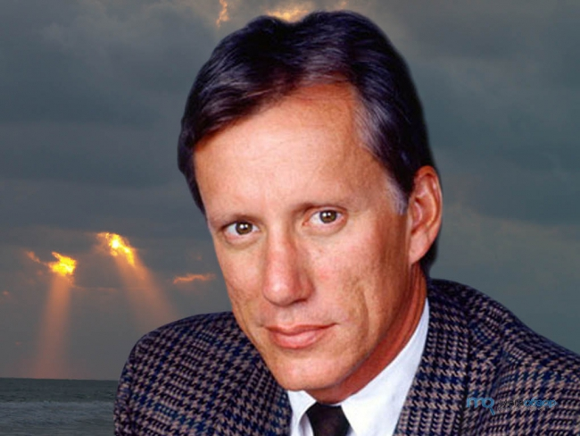 фирменная полуулыбка