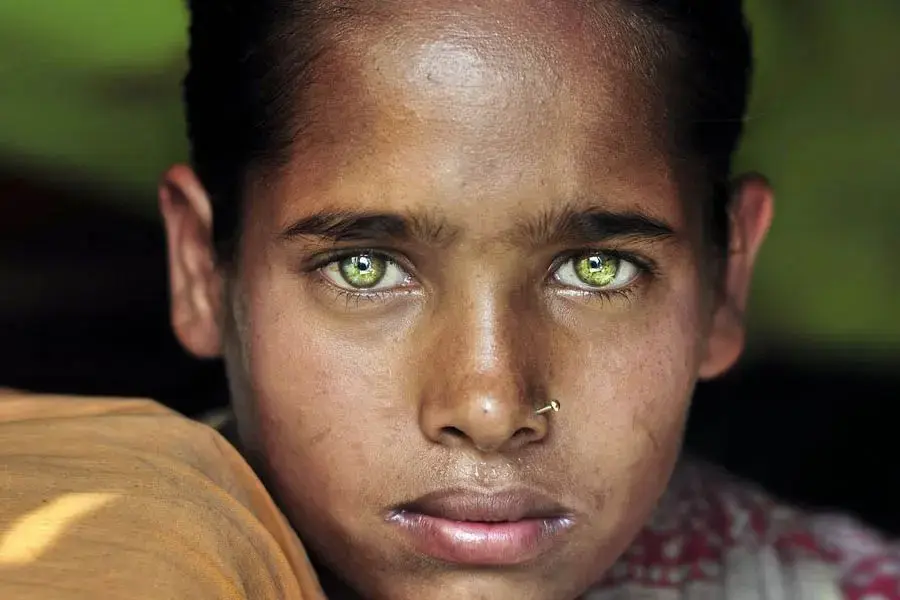 Необычайные глаза. Необычные глаза. Необычные глаза у людей. Люди с необычным цветом глаз. Необычный цвет глаз.
