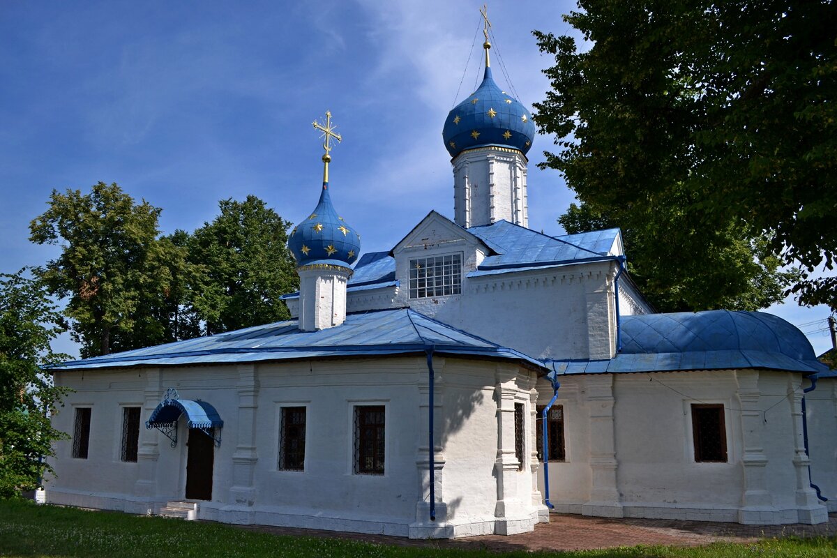 Церковь Введения во храм Пресвятой Богородицы (1684) Феодоровского монастыря. в которой хранится икона Святителя Луки