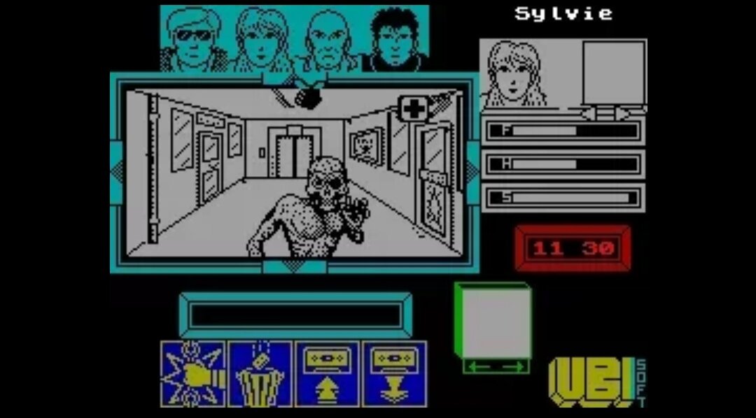 Игровой процесс Zombi, версия для ZX Spectrum; Сильви спустилась в здание и на неё напал зомби.