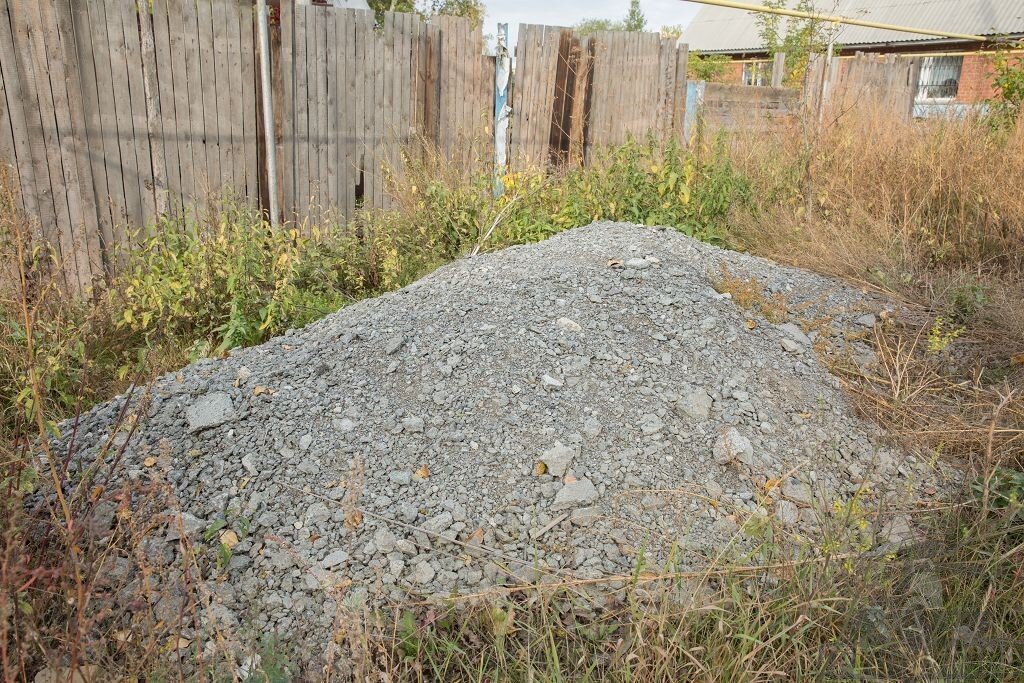 Чем светлее срезка асфальта, тем она хуже