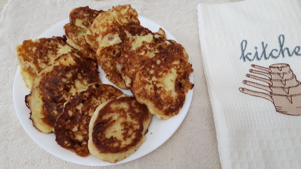 нежные, мягкие сырники. Листайте галерею