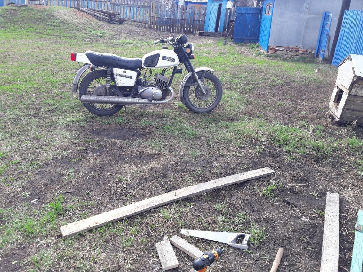 Так выглядел мой мотоцикл, собранный из двух еще на цилиндрах от родного мотора