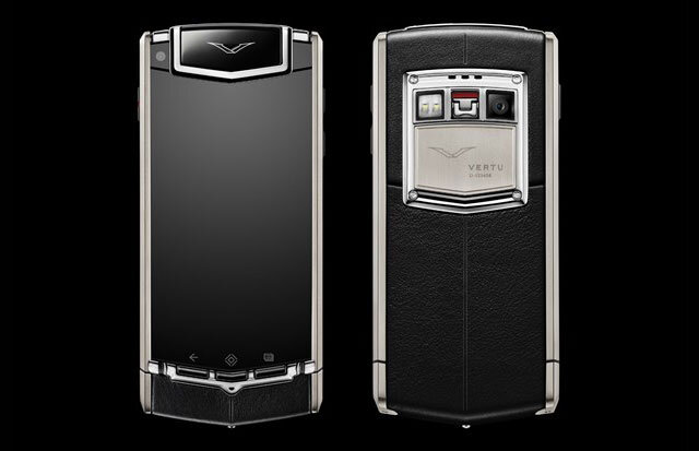 Фото: Vertu Ti.