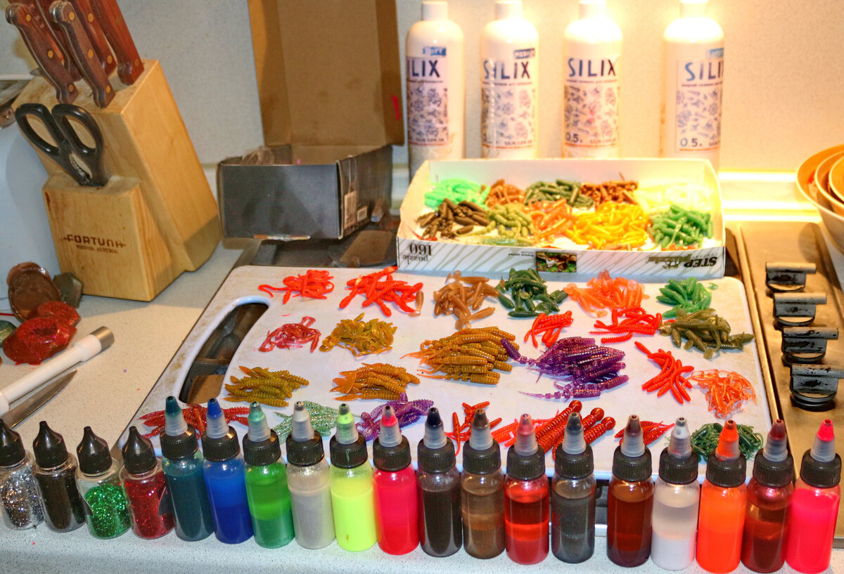 4 часа отлаженной работы и вот итог, куча силиконовых приманок.