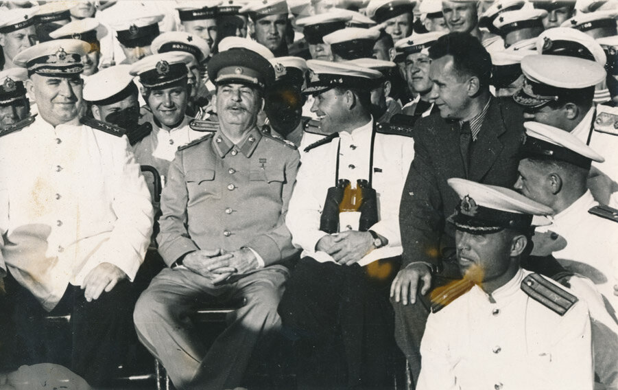 Сталин с моряками Черноморского флота