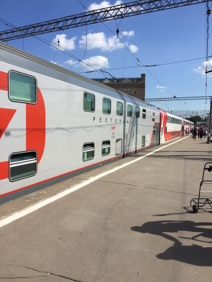 Фото 2 этажный поезд москва адлер