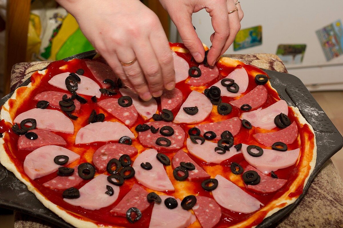 вкусная пицца рецепт в домашних условиях начинка фото 101