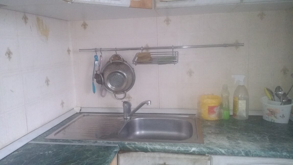 Примерно так должны выглядеть раковина и рабочая поверхность в конце дня. Фото автора 