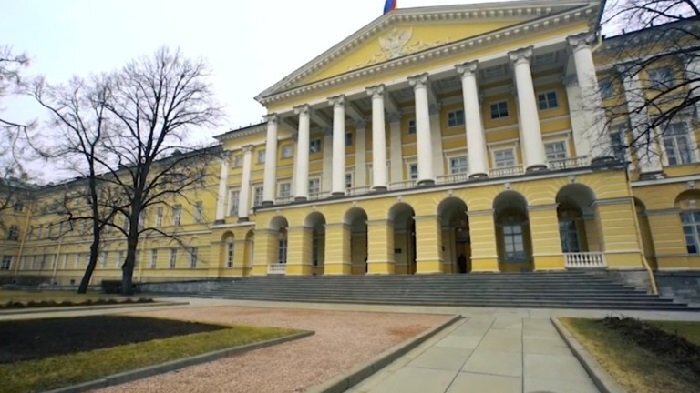 Смольный - резиденция правительства СПб. Кадр телеканала "Санкт-Петербург"