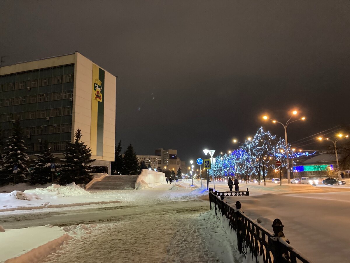 Как преобразилась территория у Администрации города Новокузнецк. Фотографии  с места событий. | Жить в кайф 🥰 | Дзен