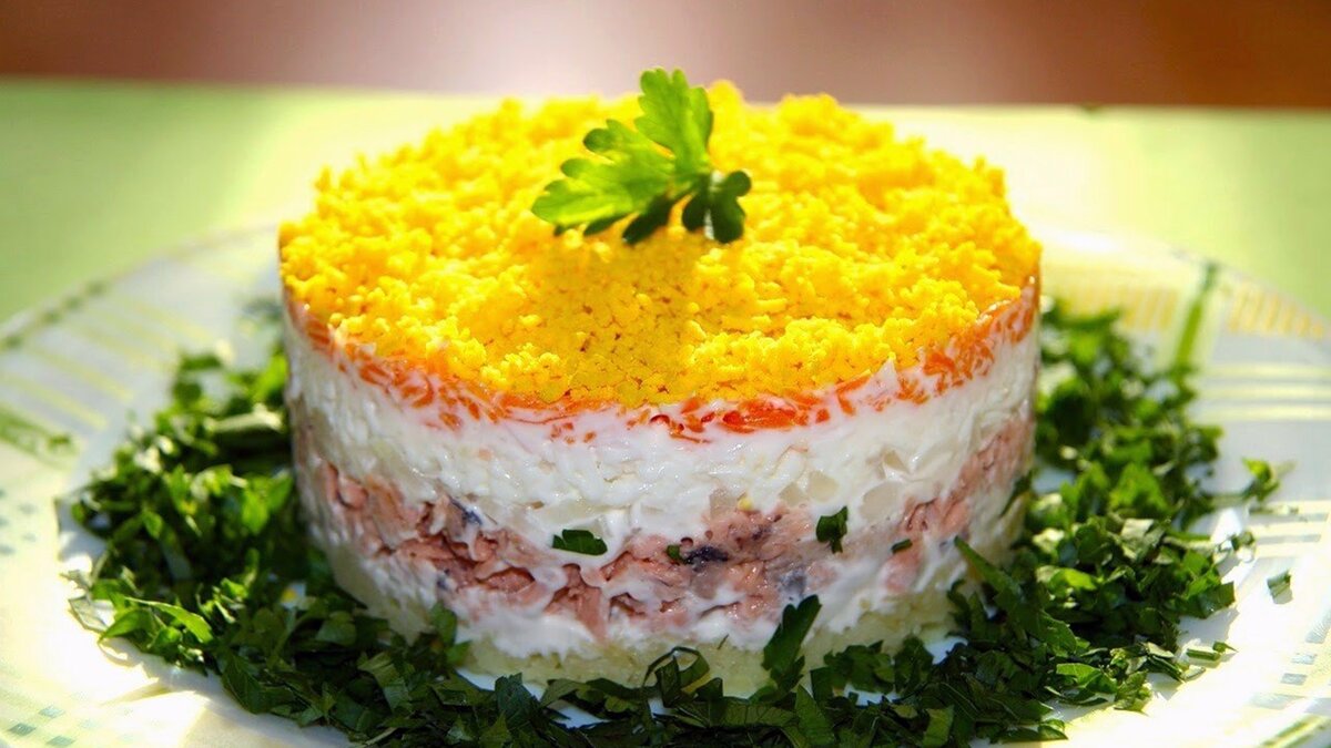 Классический салат мимоза. Рецепт, слои, ингредиенты