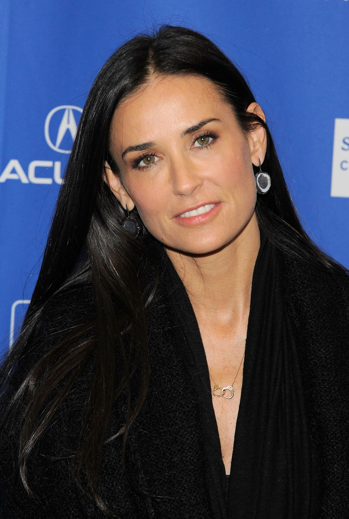 Вытянутое романтическо-драматическое лицо