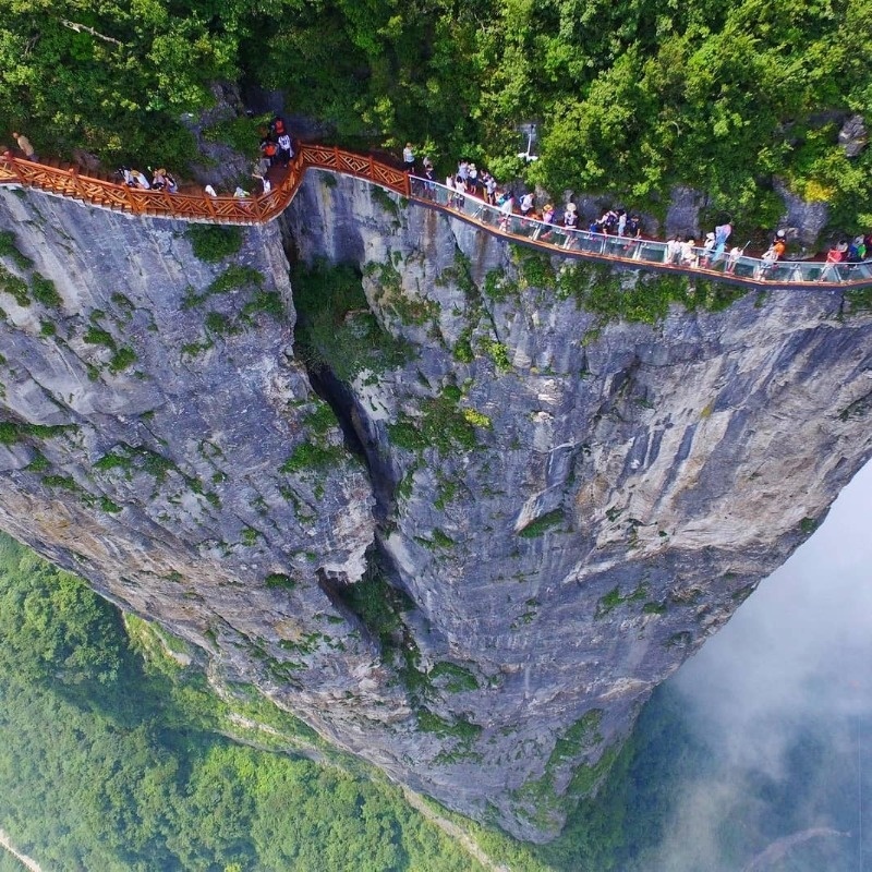 Фото https://www.instagram.com/p/BjwWHh4FIRa/