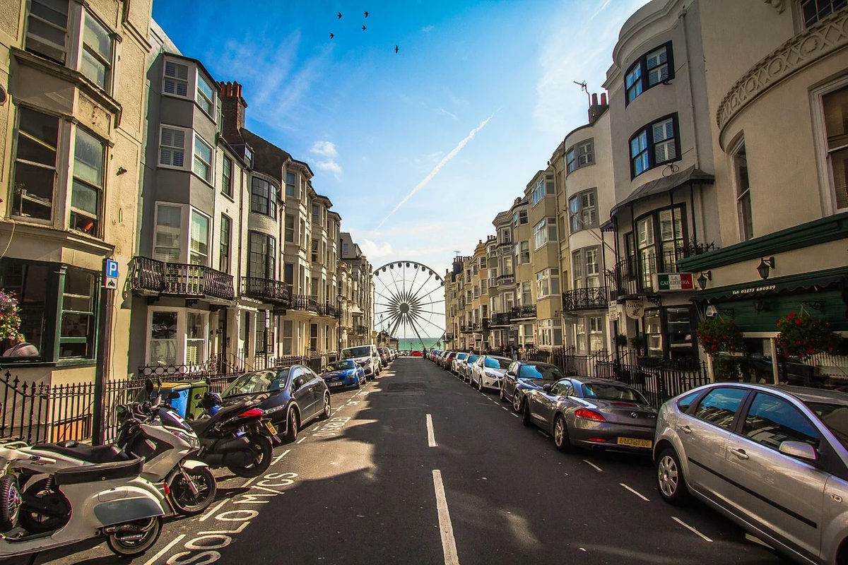 Brighton england. Brighton Англия. Брайтон Англия улицы. Бригтон город. Брайтон (город) города Великобритании.