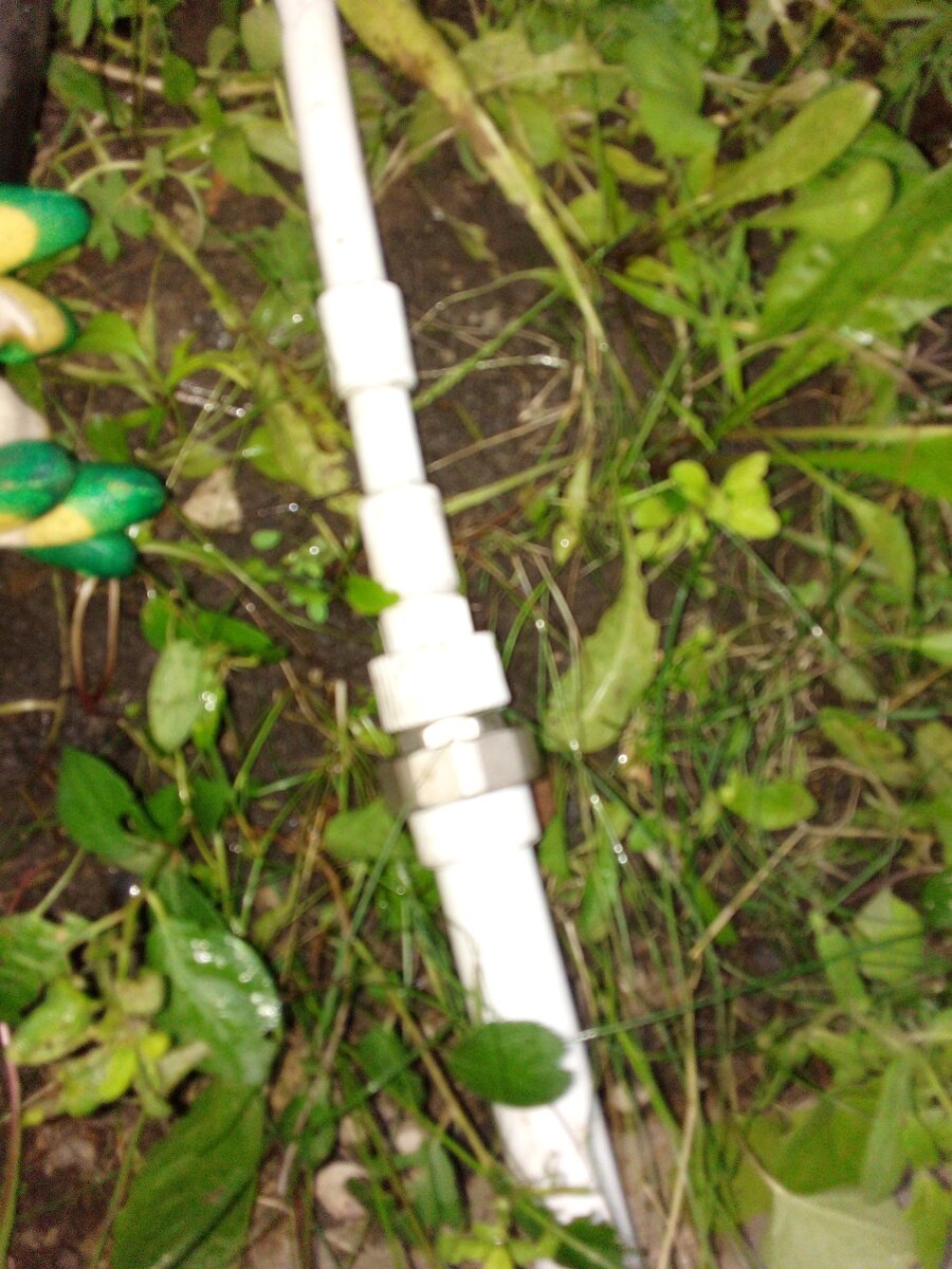 уклон позволяет не убирать саму трубу на зиму.