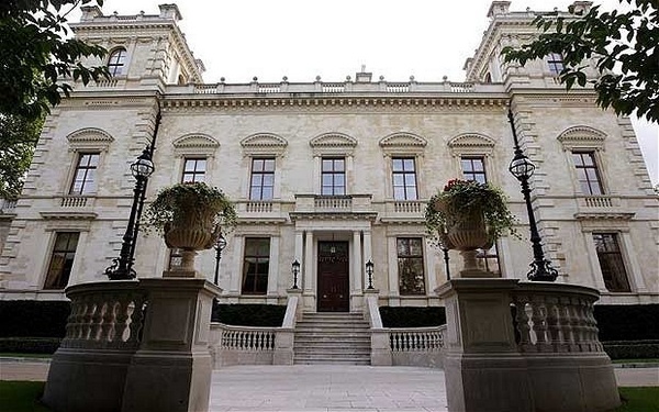 Palace Green 