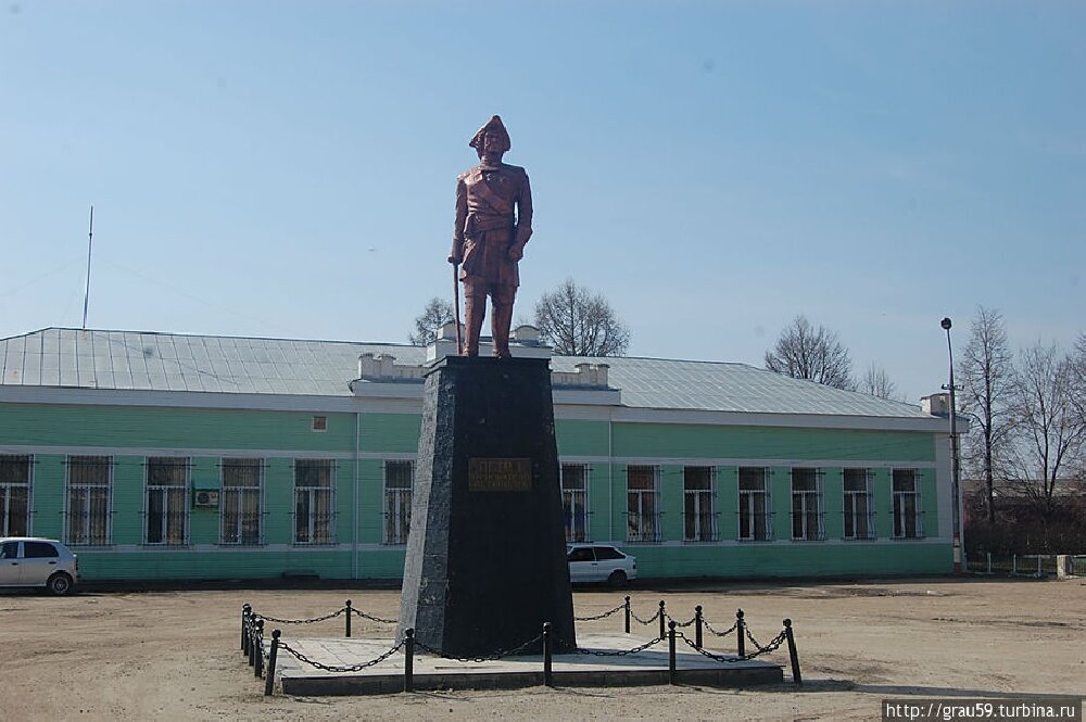 Петровское саратовская область. Памятник Петру 1 в Петровске Саратовской области. Петр 1 Петровск Саратовская область. Петровск памятник Петру первому. Петровск Саратовская область площадь.