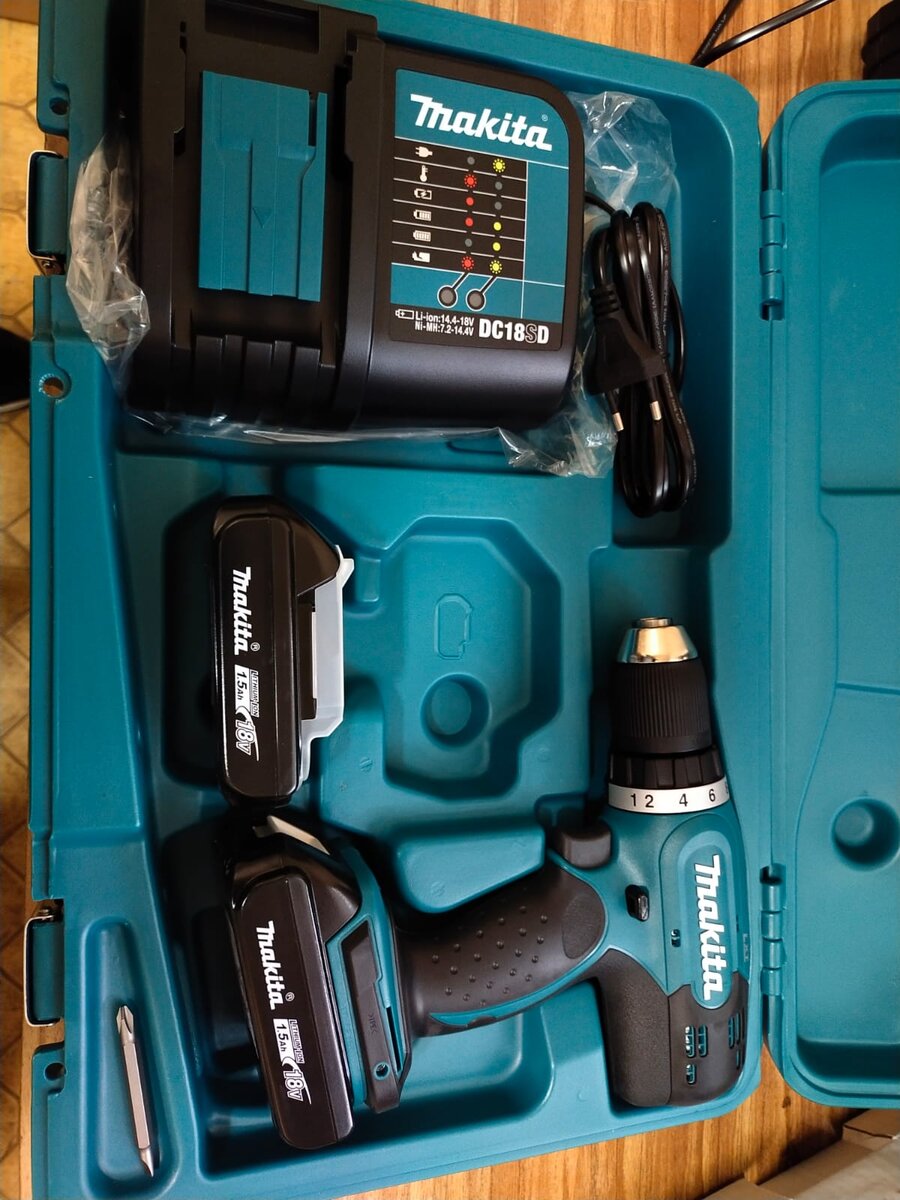 Комплектация шуруповерта Makita DDF 453 SYE