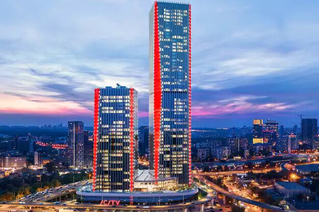 Стильные фасады башен iCity