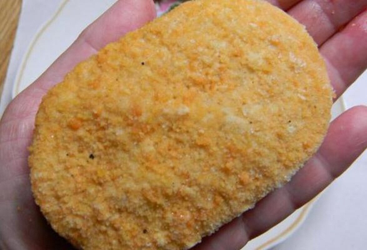 рыбные полуфабрикаты ассортимент. магур морозофф. магур часар куриный с сыром. рыбные полуфабрикаты в панировке на витрине. магур.