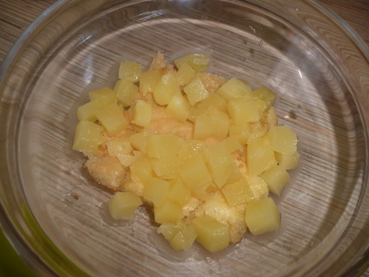 Десерт "Пина Колада" с ананасами и кокосовой стружкой. Хоть на праздник, хоть просто полакомиться.