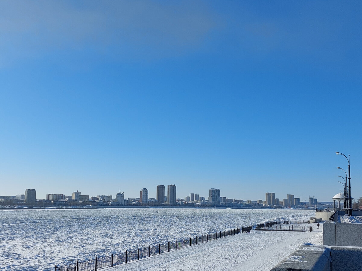 Вид на Китай из Благовещенска.